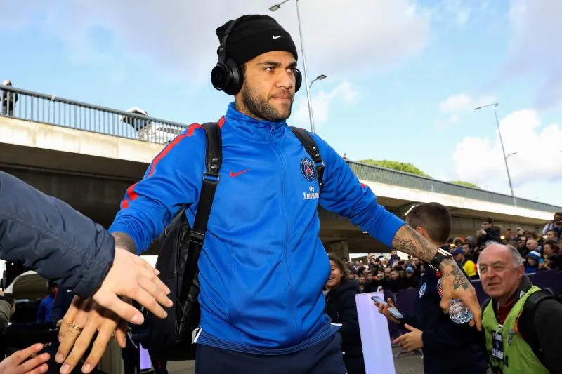 Dani Alves aimerait investir en D2 Portugaise