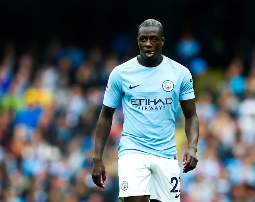 Manchester City annonce un retour proche de Mendy… qui contredit