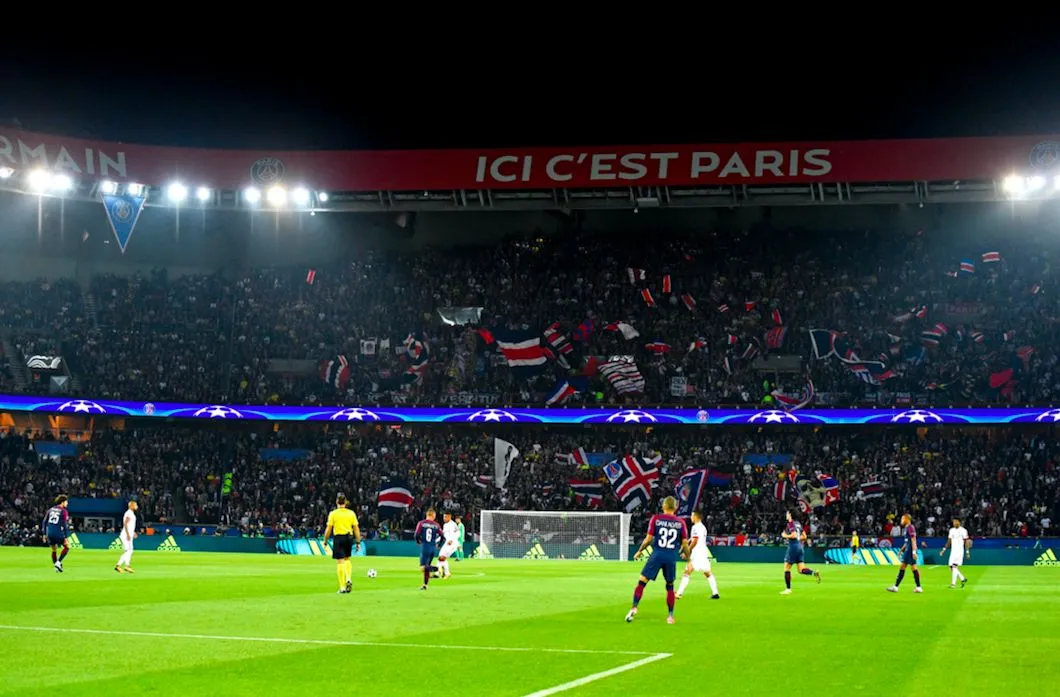 Une tribune debout au Parc ?