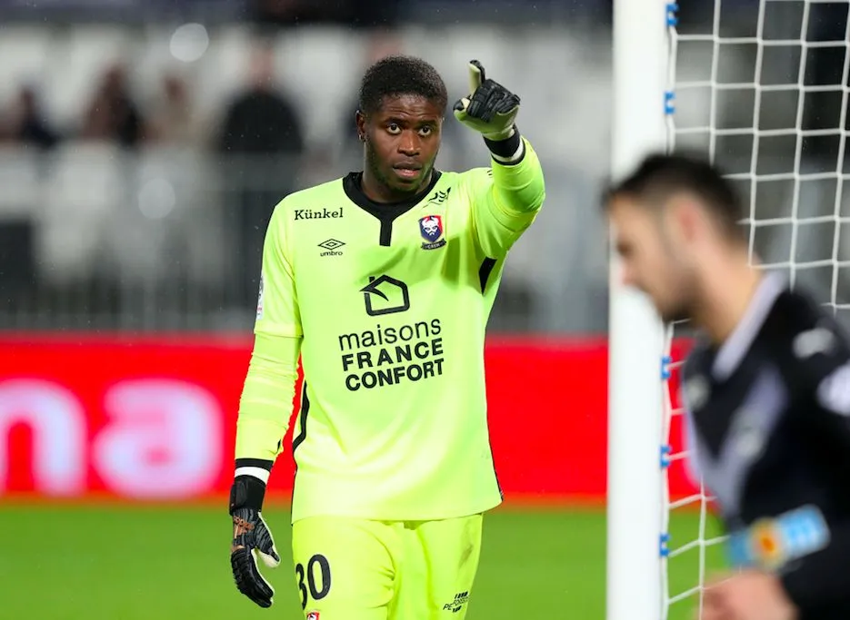 Brice Samba se paye Mandanda