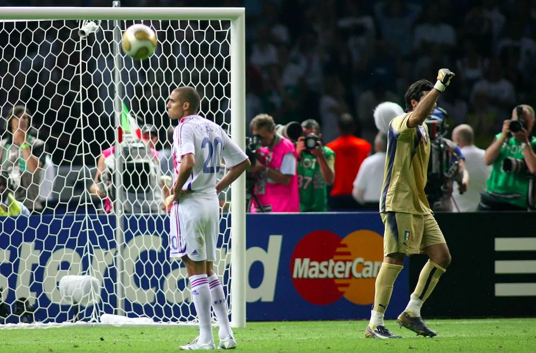 Buffon compare CR7 à Trezeguet