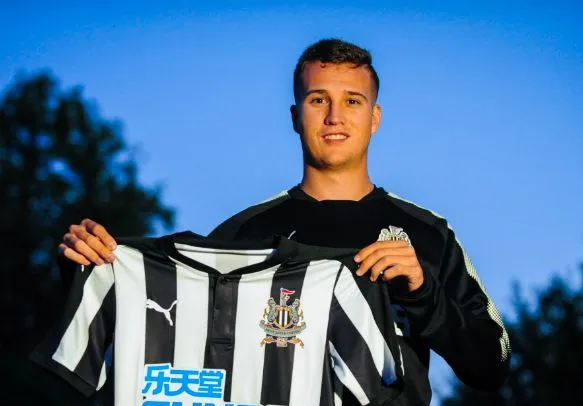 À 23 ans, il a déjà joué au Real, à Liverpool, à l&rsquo;Atlético et à Marseille