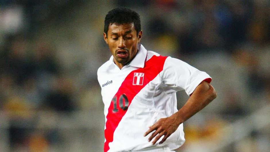 Roberto Palacios : « Les joueurs du Pérou comprennent peu à peu que la fête, l&rsquo;alcool et les soirées ne mènent nulle part »