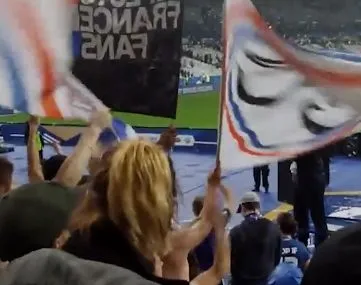 Vidéo : «<span style="font-size:50%">&nbsp;</span>Gérard Depardieu, sors-nous ta vodka, on va la gagner chez toi<span style="font-size:50%">&nbsp;</span>» (via Facebook SO FOOT)