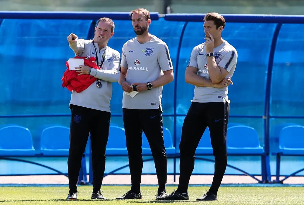 Les excuses du coach adjoint de l’Angleterre pour son leak
