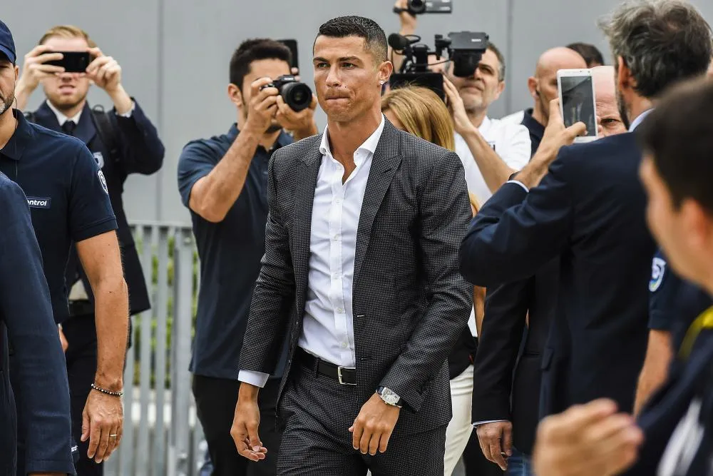 Cristiano Ronaldo a atterri à Turin et a passé sa visite médicale