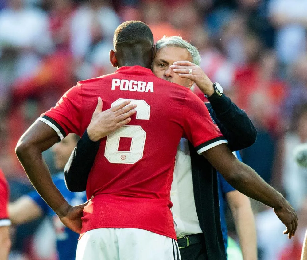 Mourinho félicite Paul Pogba