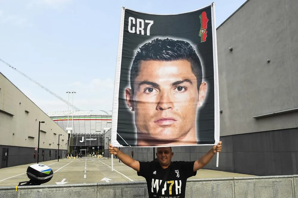 Cristiano Ronaldo sur du papier toilette à Naples