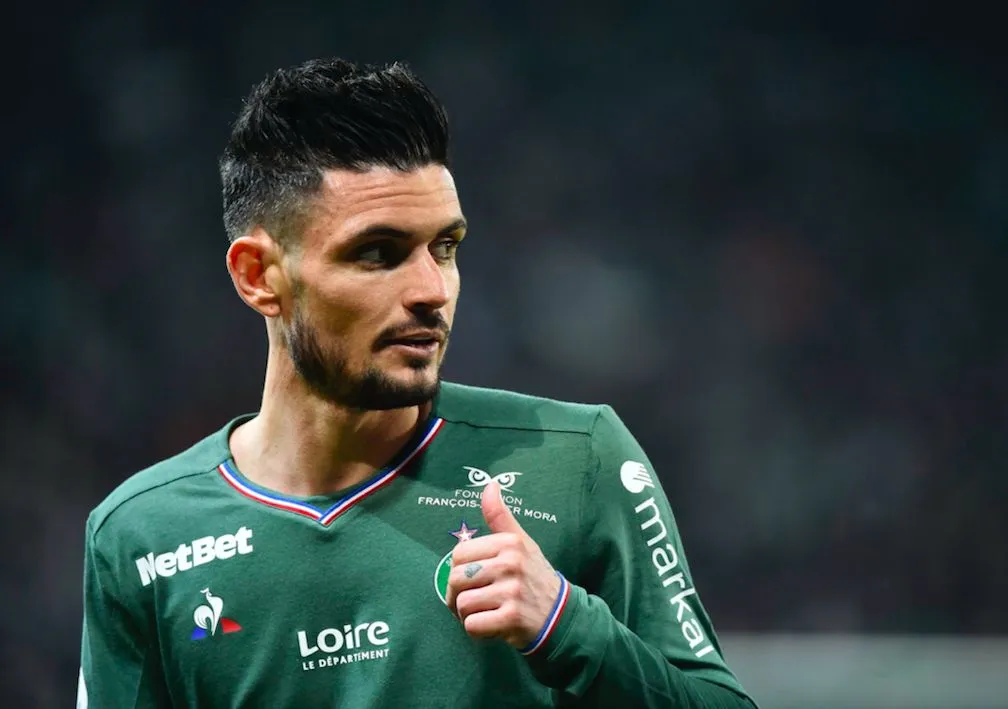 Cabella pose ses cartons à Saint-Étienne