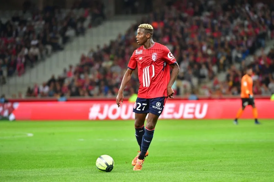 Hamza Mendyl file à Schalke 04