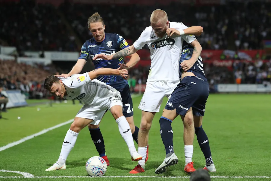 Leeds accroche Swansea au forceps
