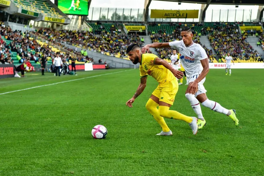 Deux supporters caennais recalés de la Beaujoire font l’amour en public