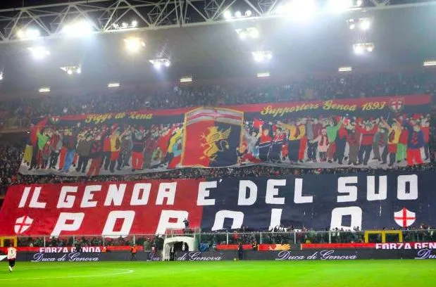 43 minutes de silence pendant le match du Genoa