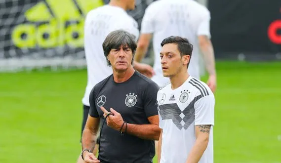 Löw : «<span style="font-size:50%">&nbsp;</span>Aucune forme de racisme dans l&rsquo;équipe nationale<span style="font-size:50%">&nbsp;</span>»