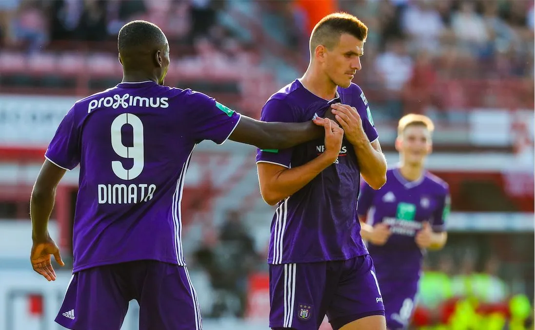 Anderlecht désigne le tireur de penalty en faisant un «<span style="font-size:50%">&nbsp;</span>pierre-feuille-ciseaux<span style="font-size:50%">&nbsp;</span>»