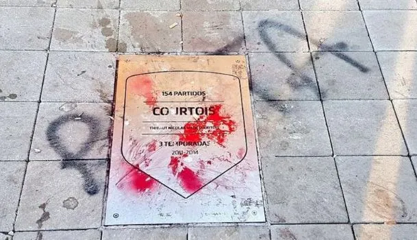 La plaque de Thibaut Courtois saccagée au stade de l&rsquo;Atlético de Madrid