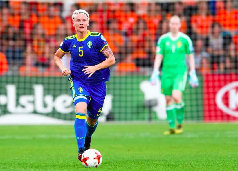 Nilla Fischer : «<span style="font-size:50%">&nbsp;</span>Une lesbienne qui joue au foot, ça provoque beaucoup de haine<span style="font-size:50%">&nbsp;</span>»
