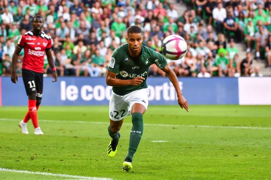 Monnet-Paquet est-il un arrière droit ?