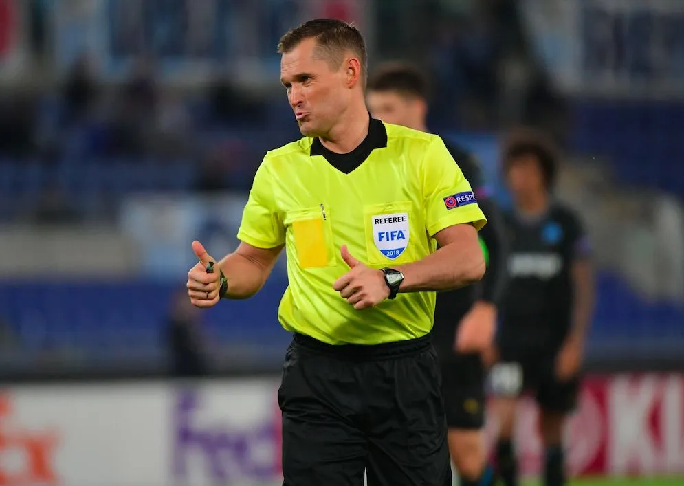 Les arbitres amateurs joueront le toss à «<span style="font-size:50%"> </span>pierre-feuille-ciseaux<span style="font-size:50%"> </span>»