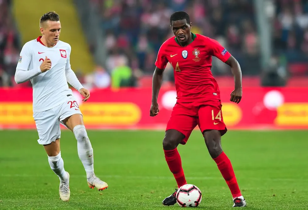 William Carvalho Moustache Club