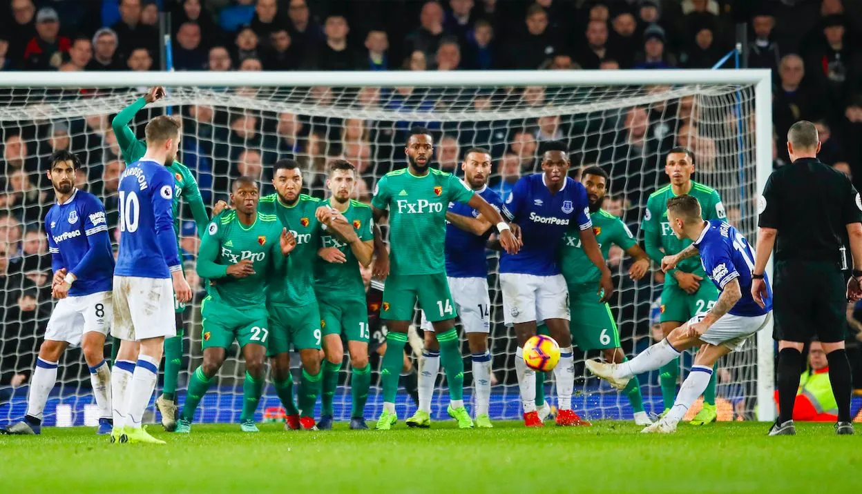 Le sublime coup franc de Lucas Digne