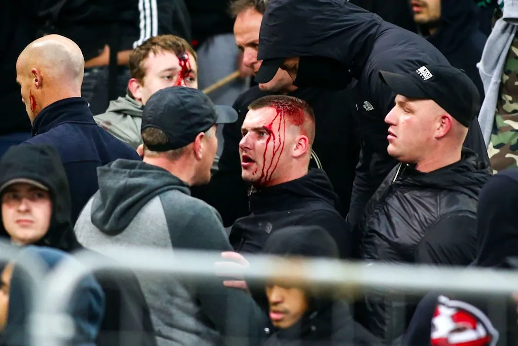 AEK-Ajax : les violences font neuf blessés