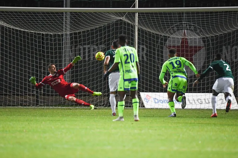 Brest à nouveau co-leader, le Red Star nouvelle lanterne rouge