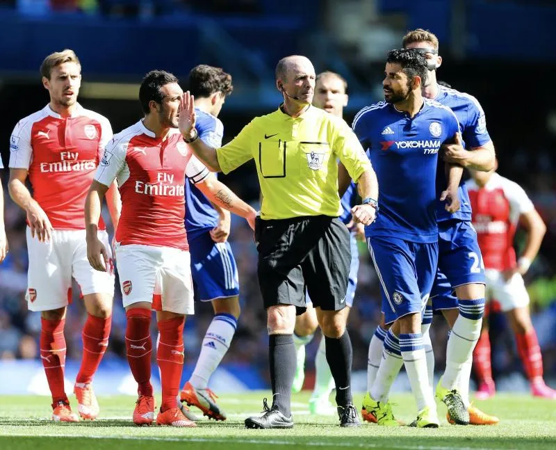 Mike Dean est-il vraiment un arbitre supporter des Spurs ?