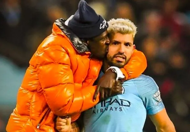 Quand la sécurité de Manchester City confond Benjamin Mendy avec un fan…