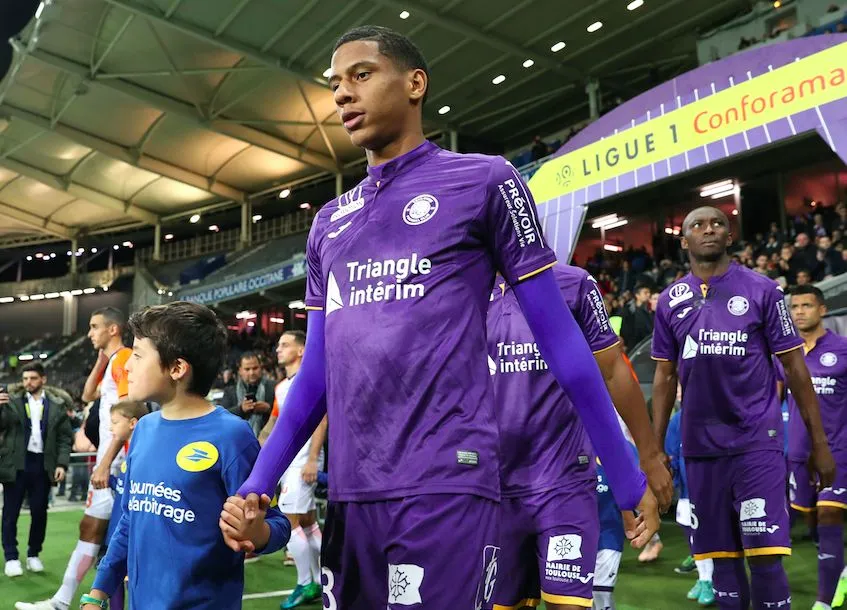 Barcelone va chiper Todibo à Toulouse