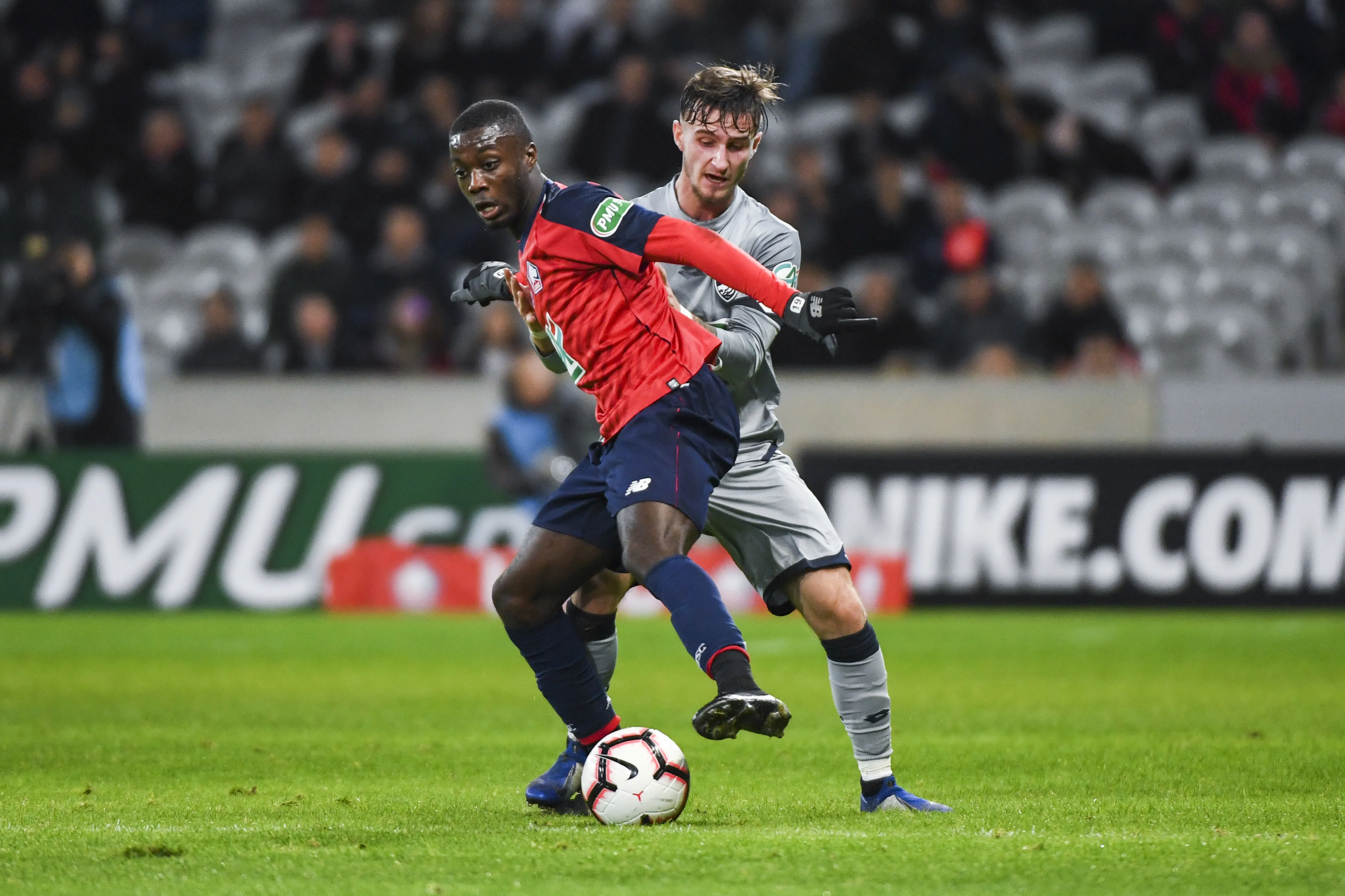 Les Dogues mordent les Lionceaux