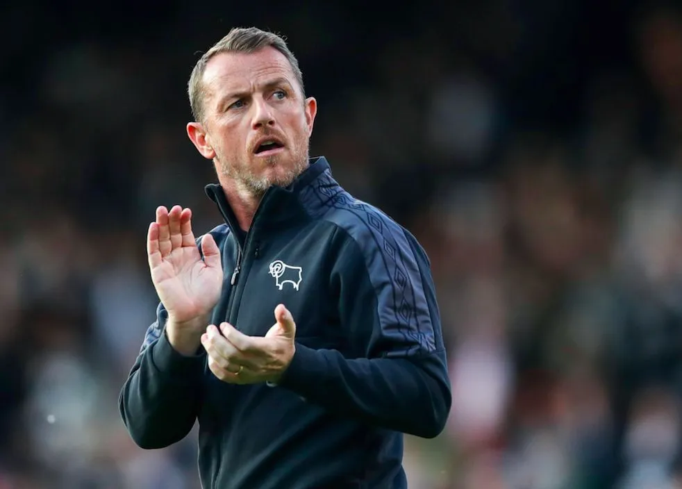 Stoke City vire son coach