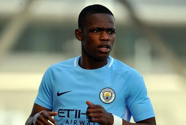 Matondo quitte Manchester City pour Schalke 04