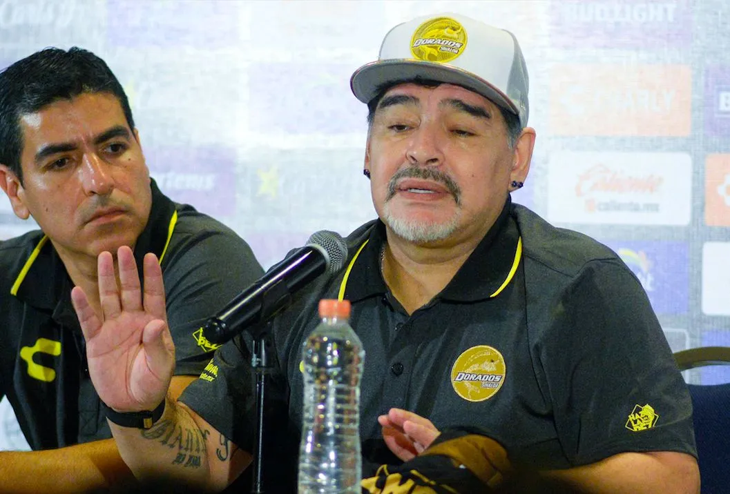 Quand Maradona s&#8217;emporte contre des supporters