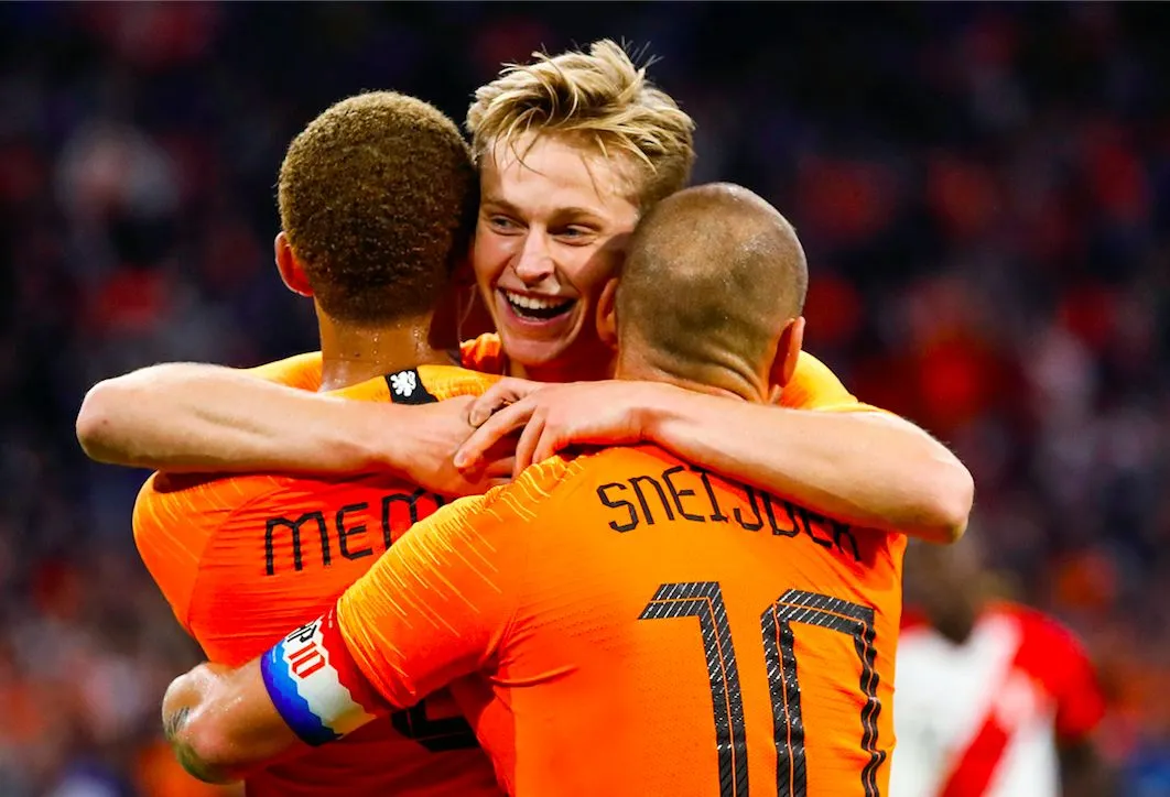 Sneijder a conseillé à De Jong de signer à Barcelone plutôt qu&rsquo;au PSG