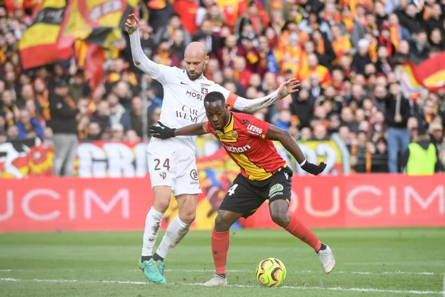 Lens et Metz dos à dos
