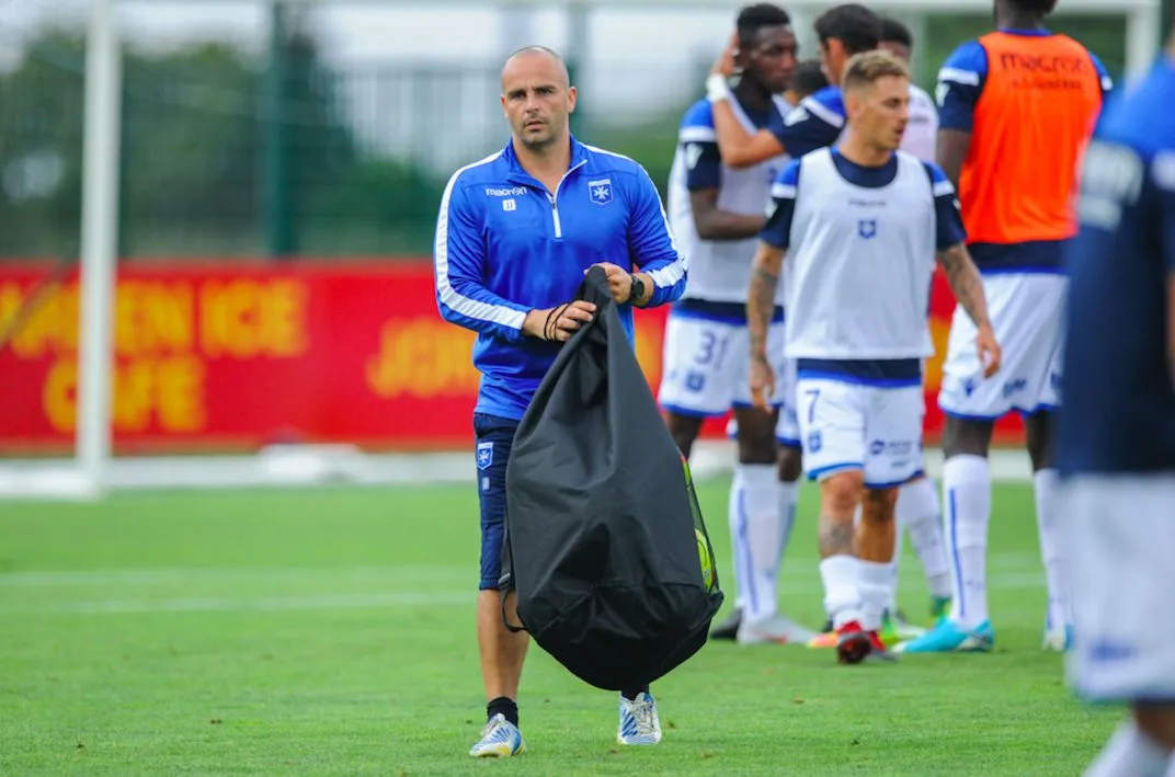 Le «<span style="font-size:50%">&nbsp;</span>vrai Vert<span style="font-size:50%">&nbsp;</span>» Janot défend Génésio et ironise sur le «<span style="font-size:50%">&nbsp;</span>cinéma<span style="font-size:50%">&nbsp;</span>» de Bielsa