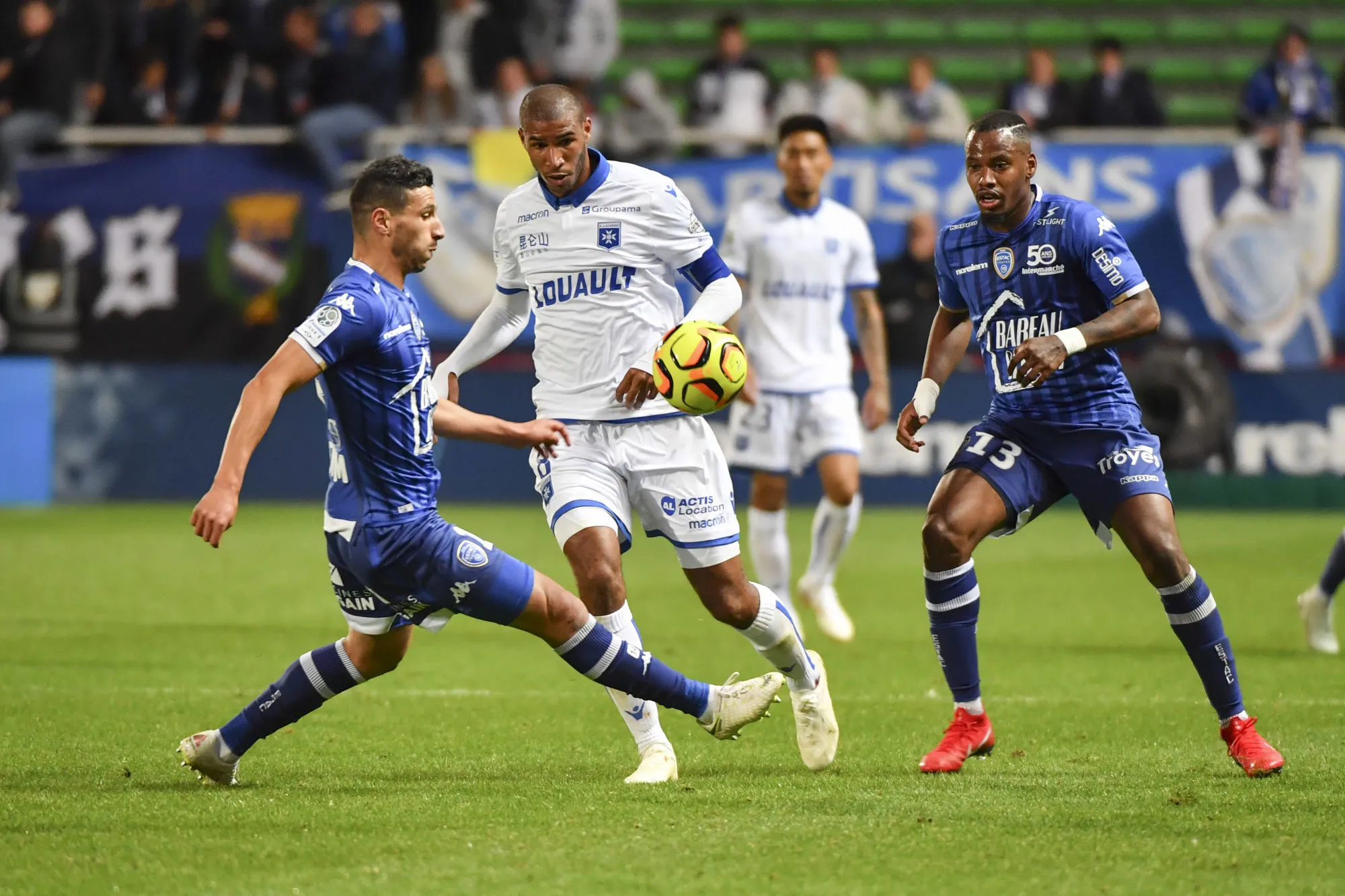Pronostic Troyes Grenoble : Analyse, prono et cotes du match de Ligue 2