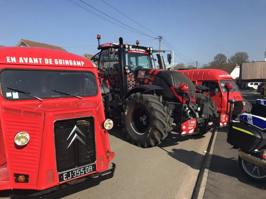 Un cortège guingampais rallie le stade Pierre-Mauroy