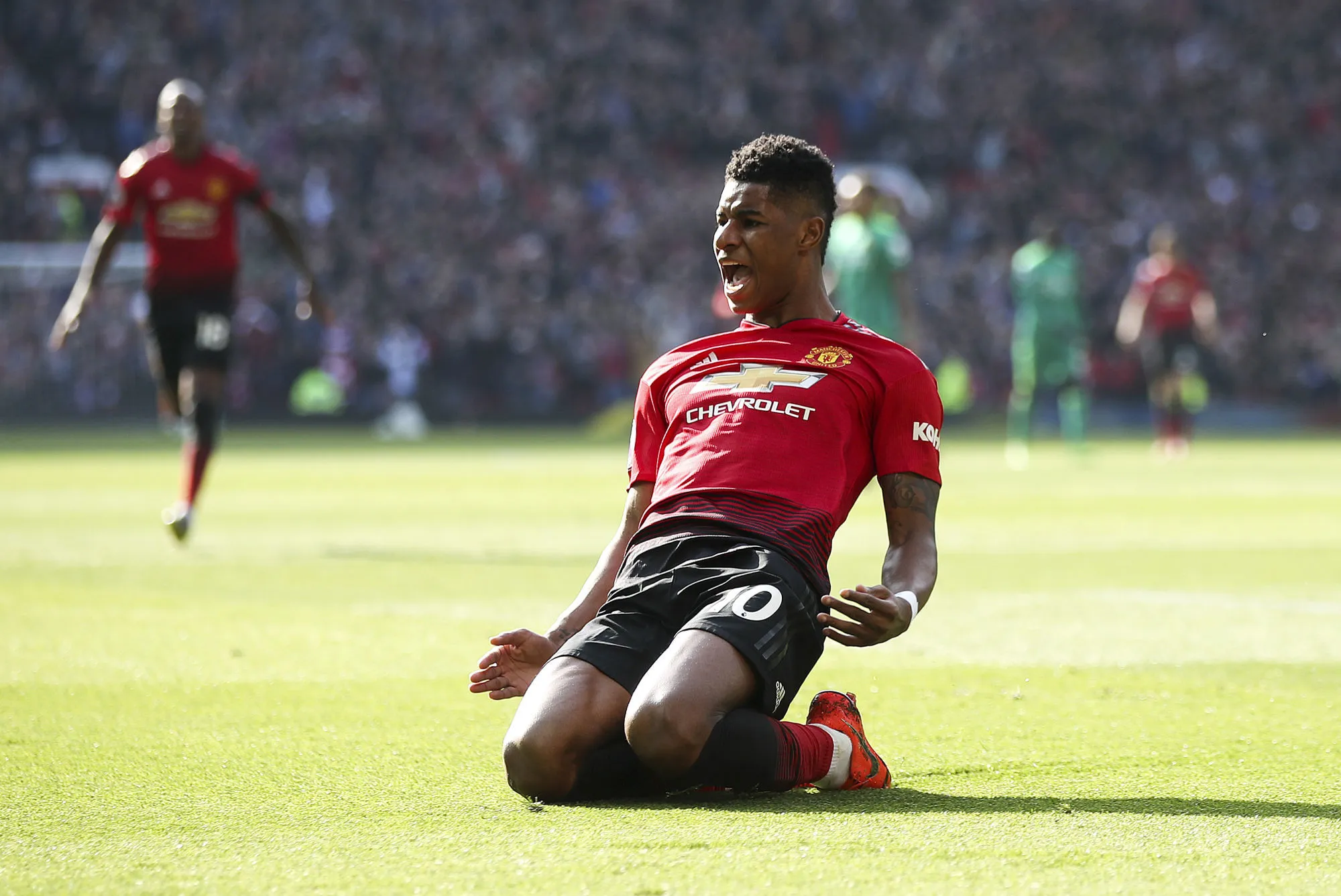 United gagne à l’ancienne, Southampton et Palace respirent