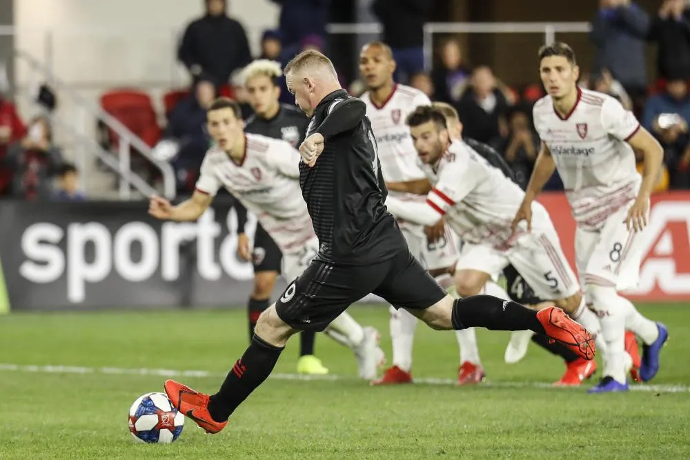 Le coup franc somptueux de Rooney avec DC United