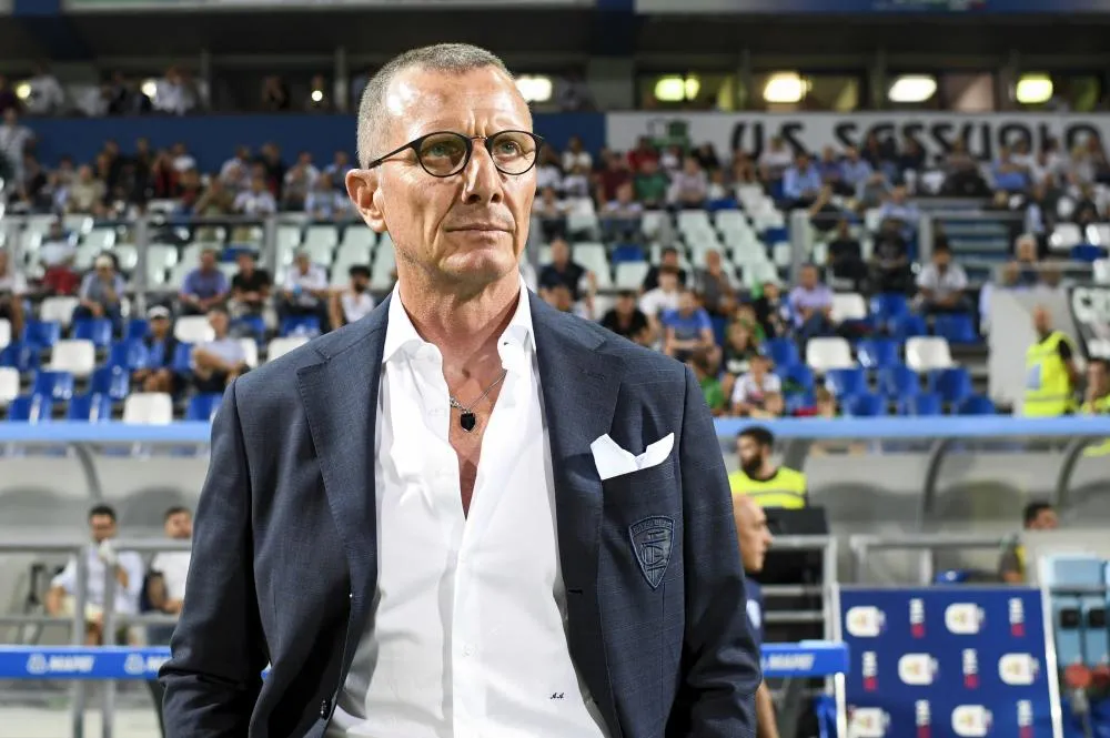 Seulement deux journalistes présents pour écouter Andreazzoli