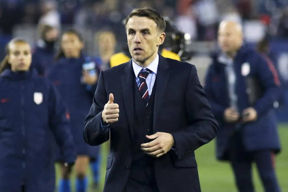 Phil Neville demande aux clubs de Premier League d&rsquo;accueillir des matchs féminins