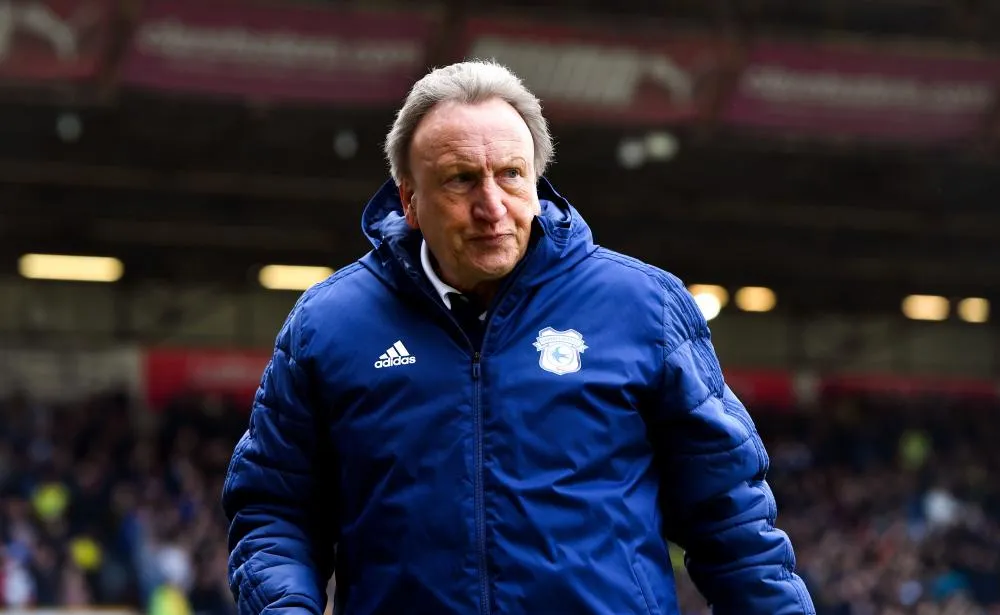 Neil Warnock soupçonne Salah d&rsquo;avoir plongé