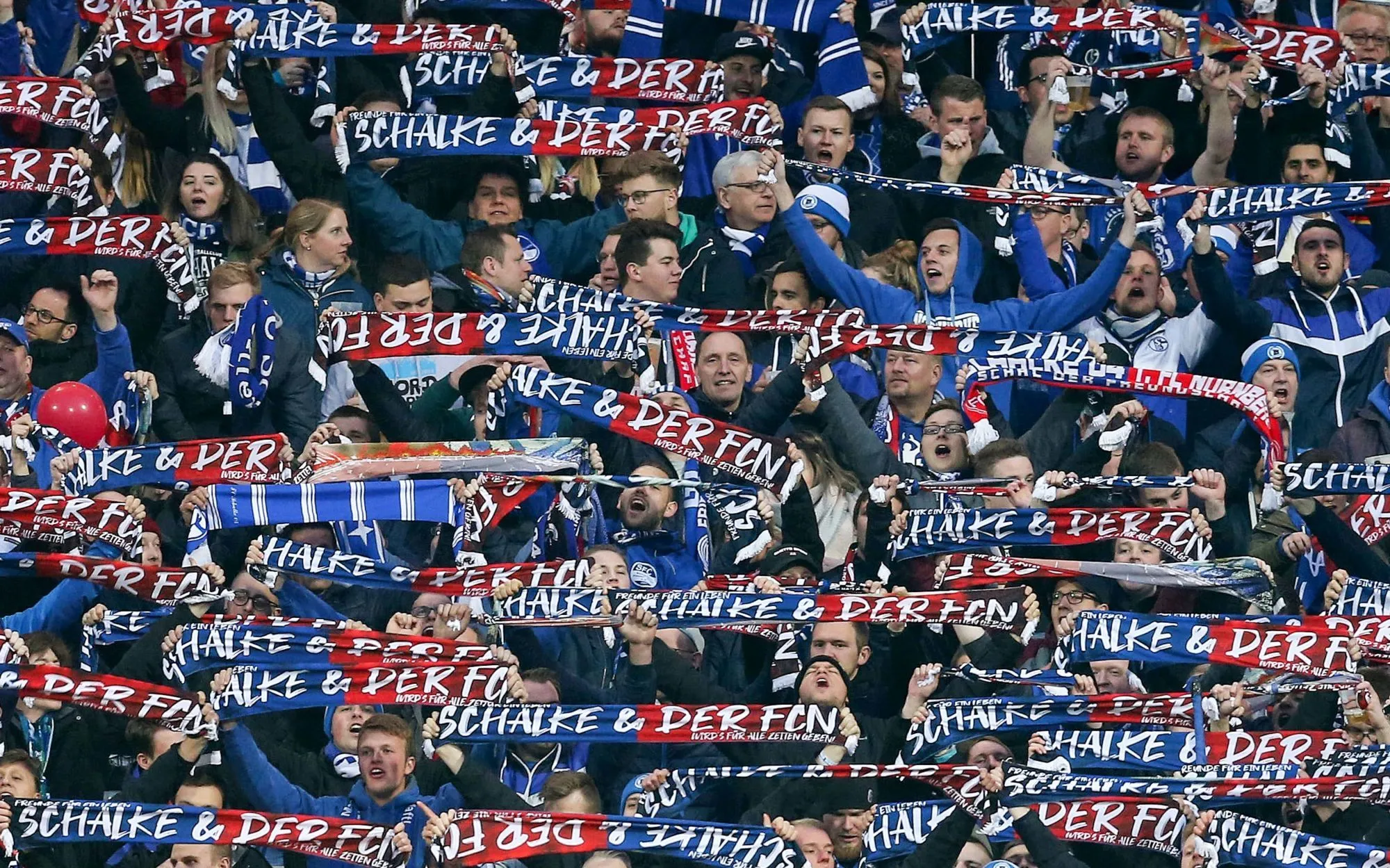 La banderole des supporters de Schalke pour l&rsquo;auteur de l&rsquo;attentat de Dortmund