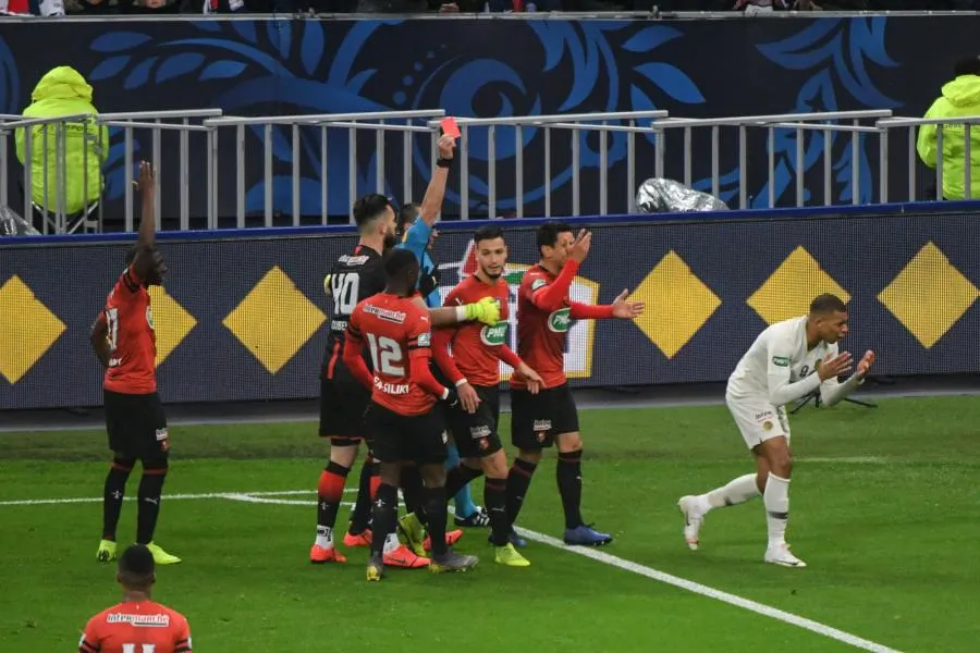 Mbappé suspendu trois matchs