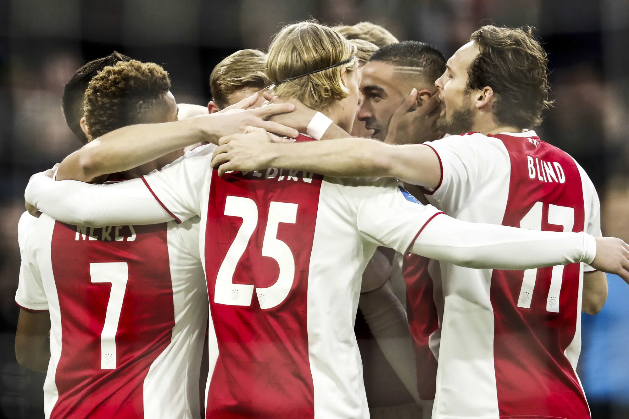 Les marcheurs blancs et rouges