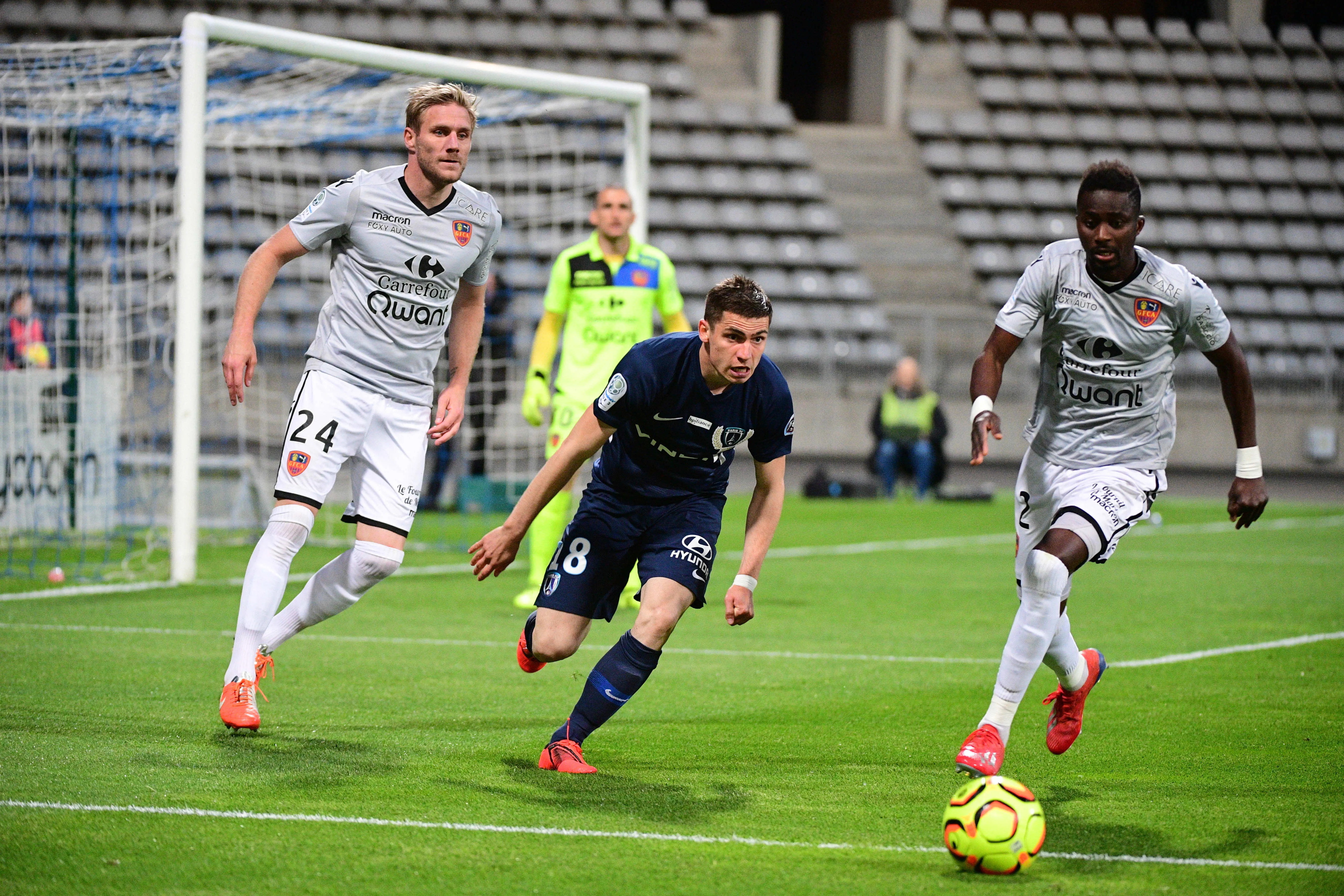 Lens écrase Orléans et file en barrages, le Gazélec Ajaccio en sursis, Béziers rélégué en National