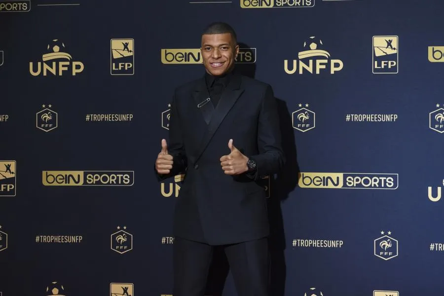 Mbappé sacré meilleur joueur et espoir de l&rsquo;année aux Trophées UNFP