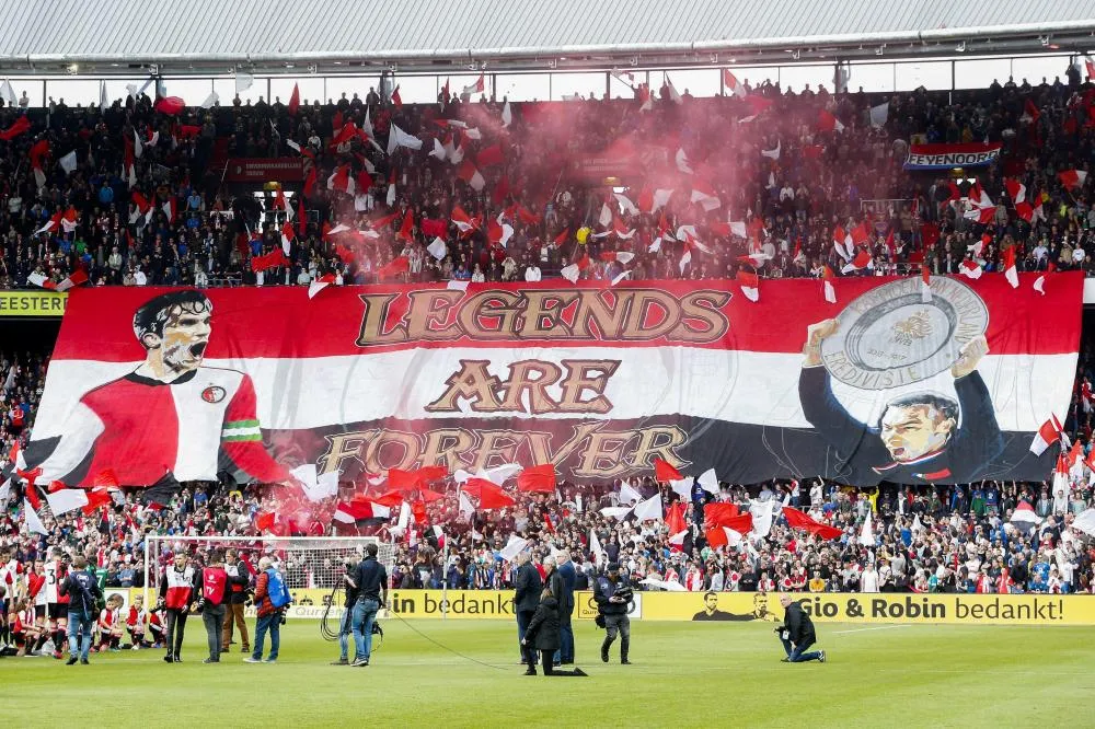 L&rsquo;hommage de Feyenoord à Van Persie